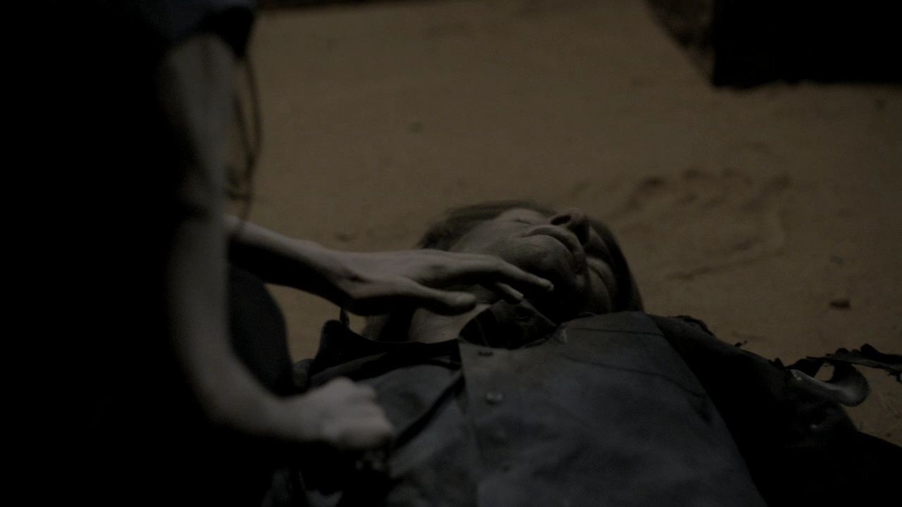 219VampireDiaries0093.jpg