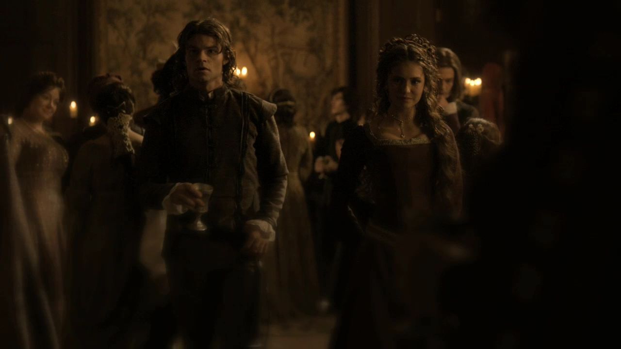 219VampireDiaries0405.jpg