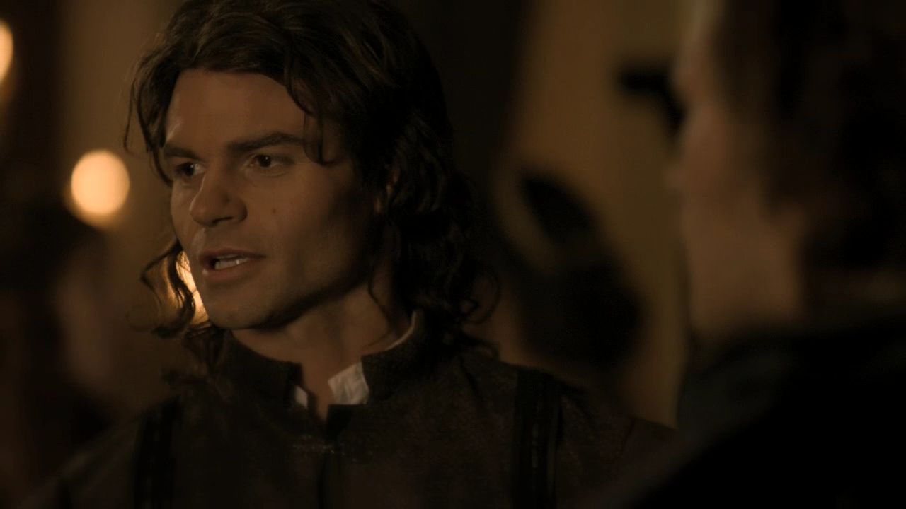 219VampireDiaries0434.jpg