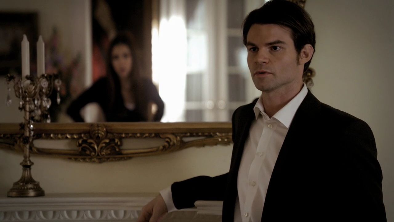 219VampireDiaries0678.jpg