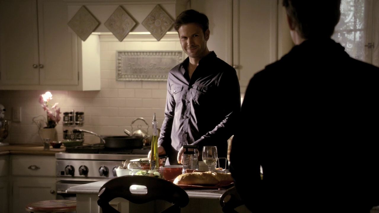 219VampireDiaries0785.jpg