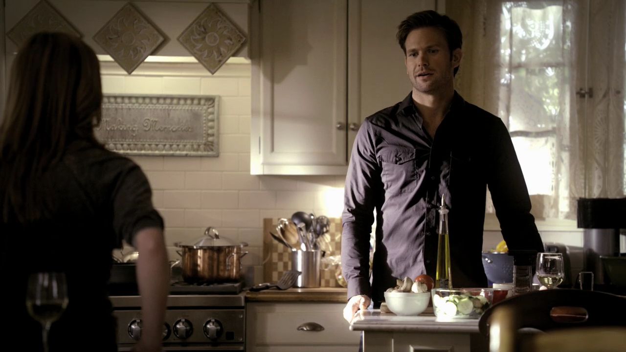 219VampireDiaries0818.jpg