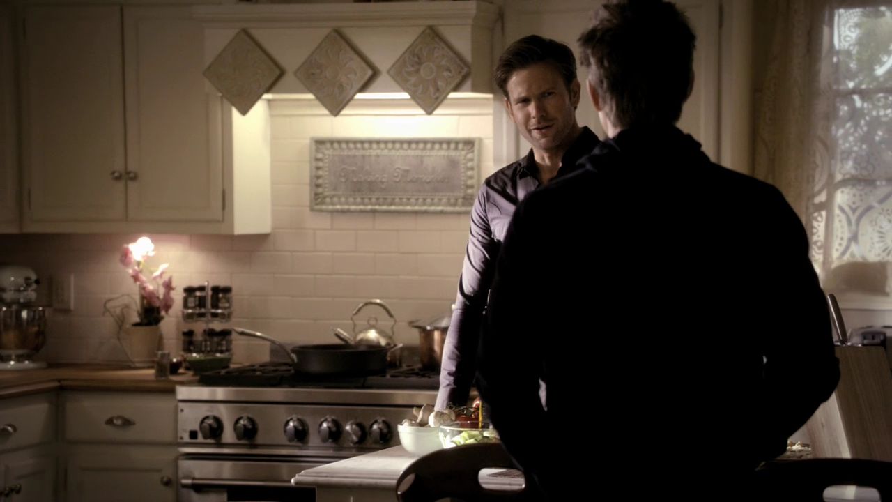 219VampireDiaries0833.jpg