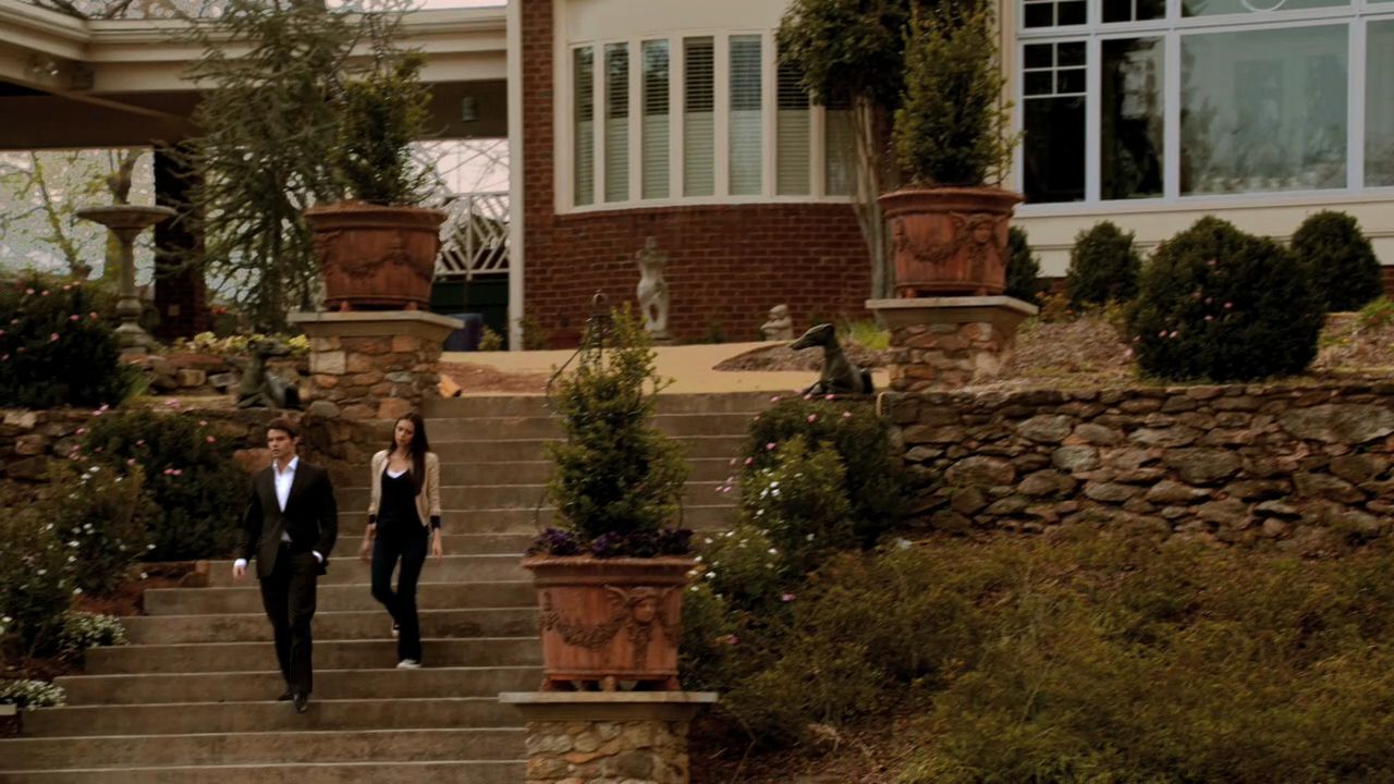 219VampireDiaries0862.jpg