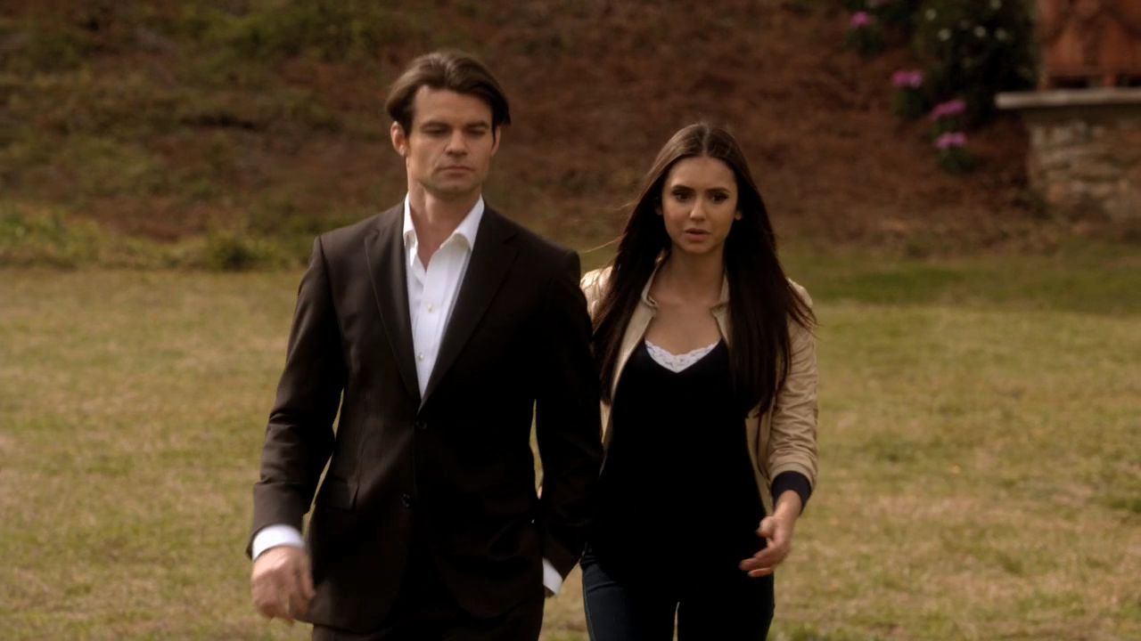 219VampireDiaries0876.jpg