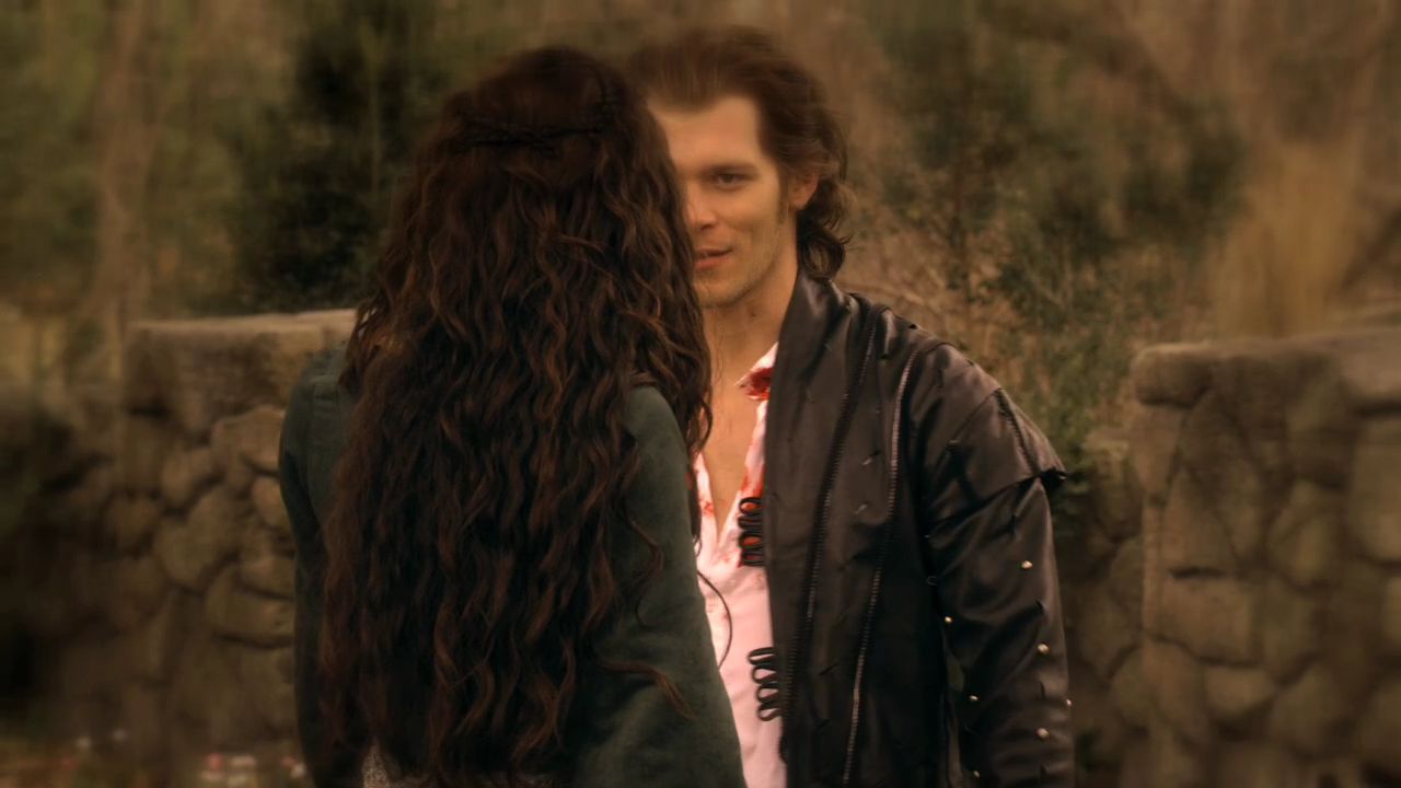 219VampireDiaries1116.jpg