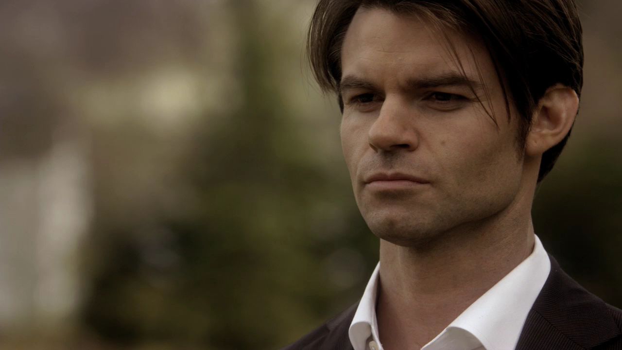 219VampireDiaries1127.jpg