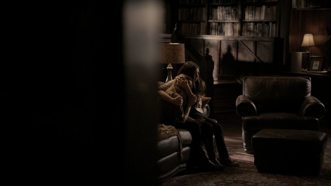 219VampireDiaries1203.jpg