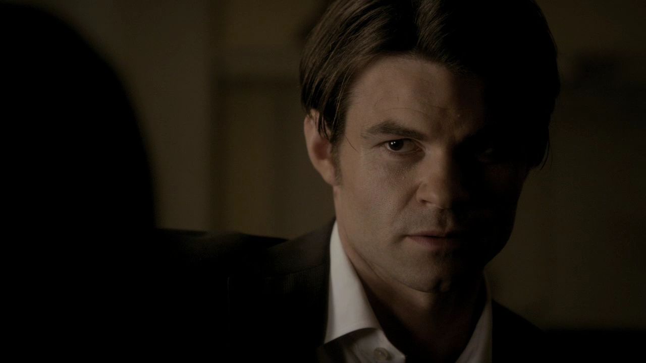 219VampireDiaries1393.jpg