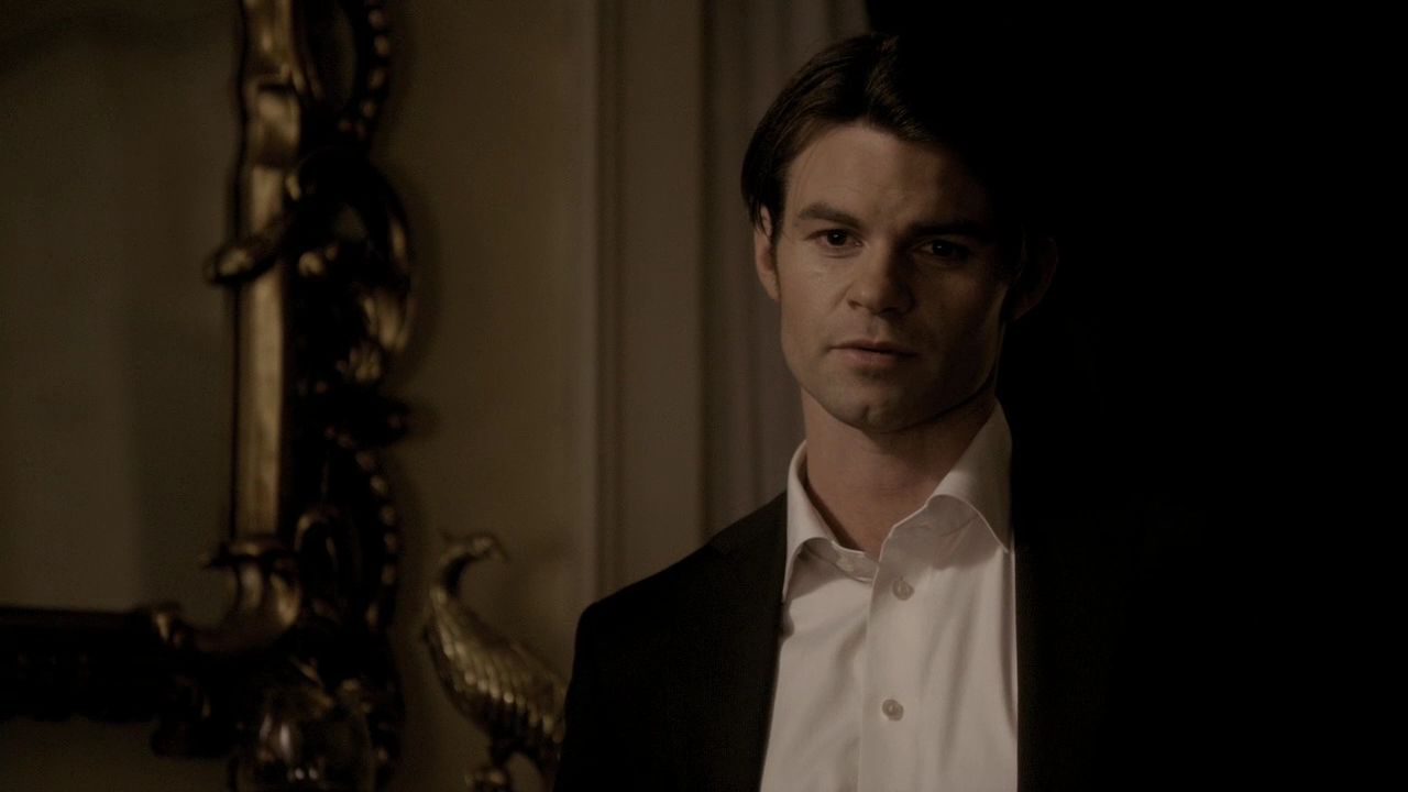 219VampireDiaries1410.jpg