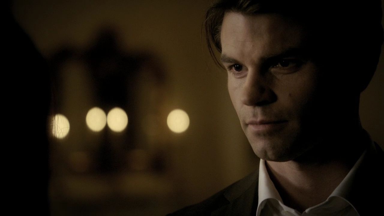 219VampireDiaries1472.jpg