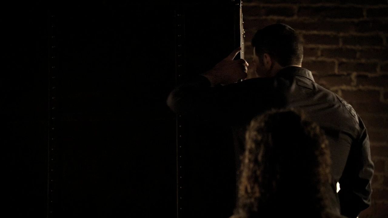 219VampireDiaries1830.jpg