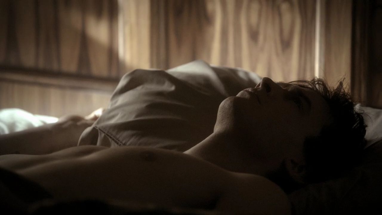 220VampireDiaries0004.jpg