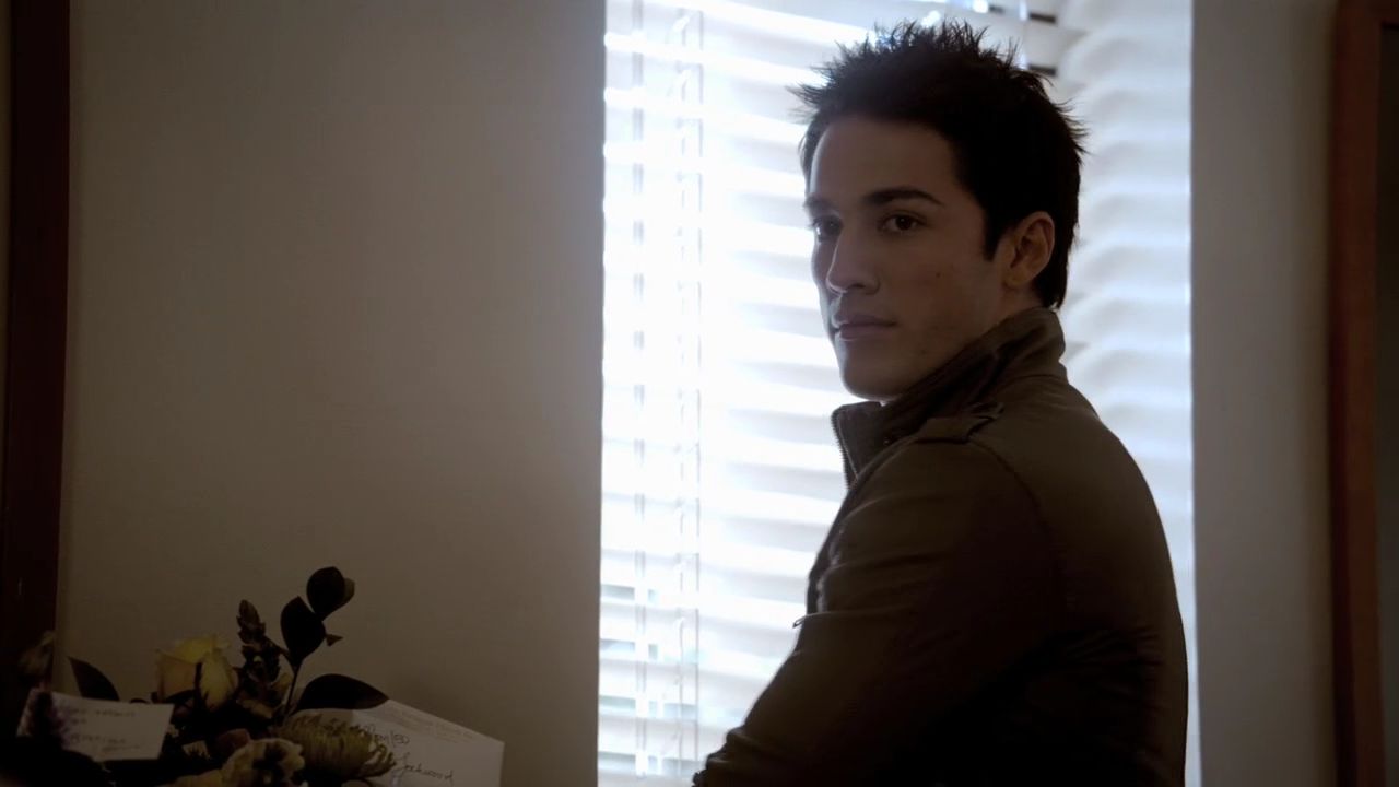 220VampireDiaries0225.jpg