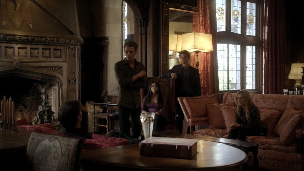 220VampireDiaries0310.jpg
