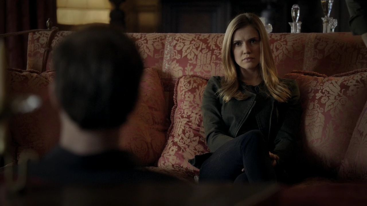 220VampireDiaries0327.jpg