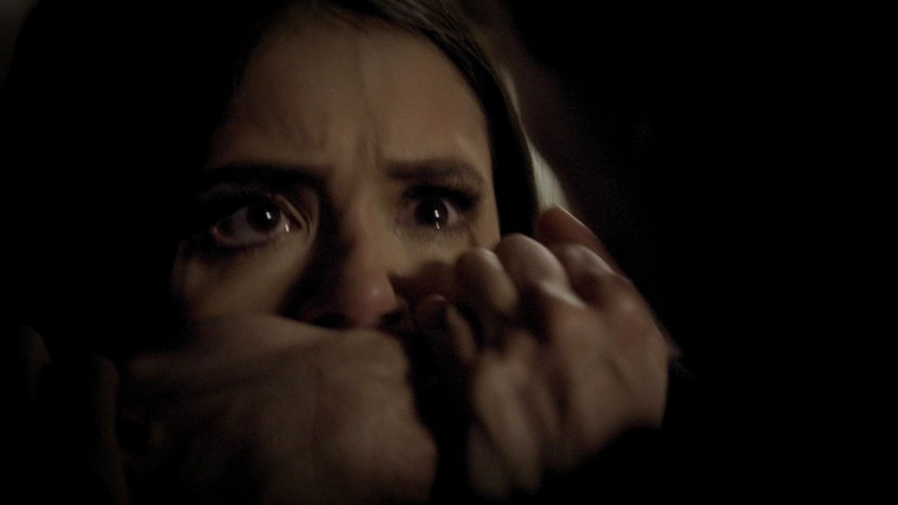 220VampireDiaries0404.jpg
