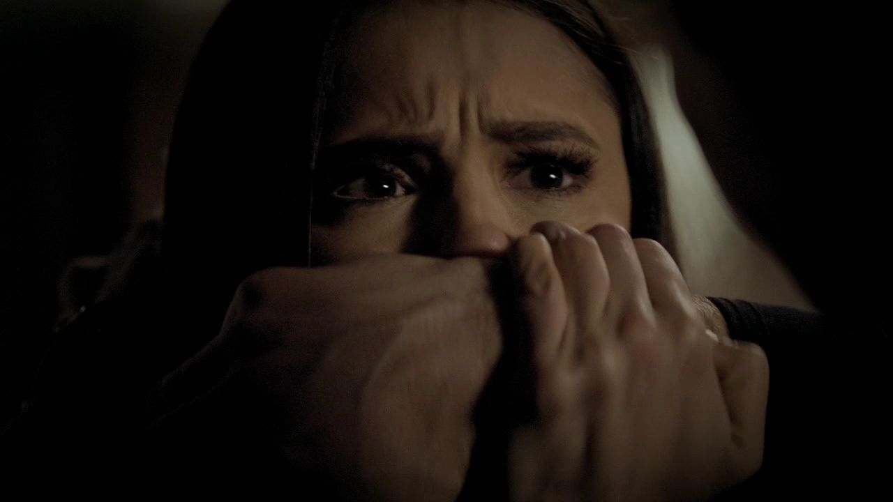220VampireDiaries0409.jpg