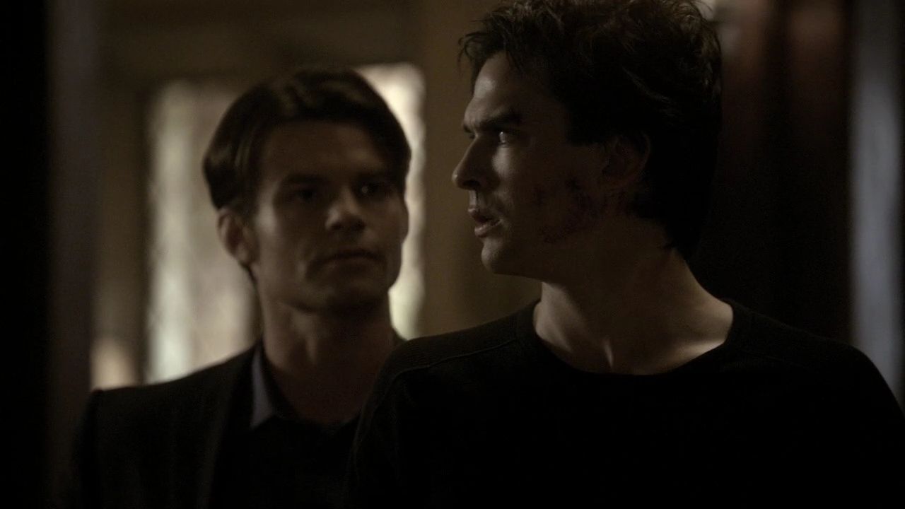 220VampireDiaries0506.jpg