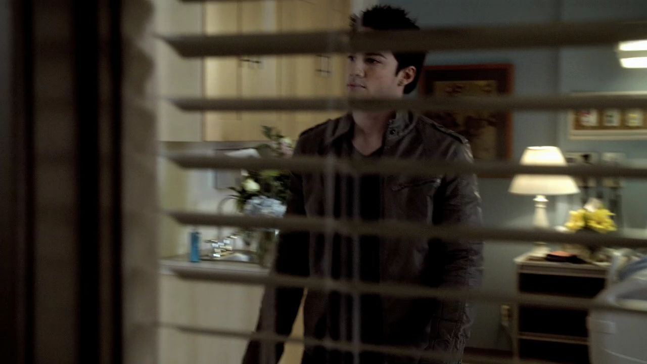 220VampireDiaries0593.jpg
