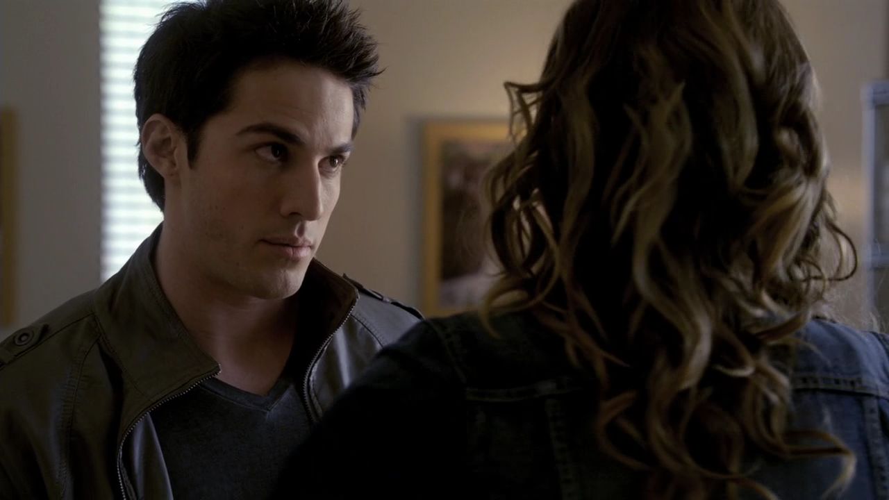 220VampireDiaries0598.jpg