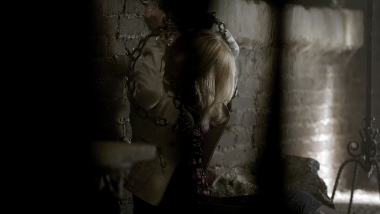 220VampireDiaries0961.jpg
