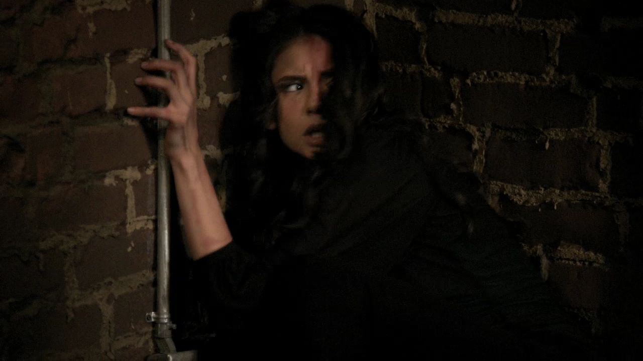220VampireDiaries1114.jpg