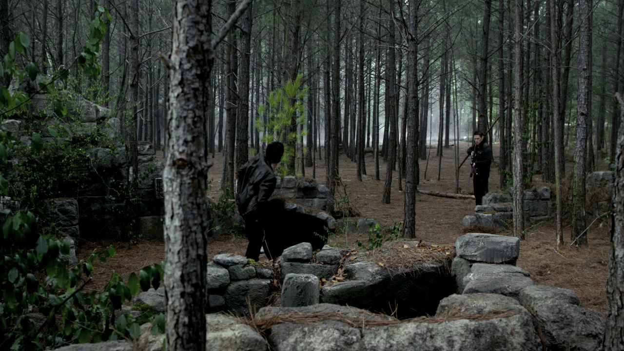 220VampireDiaries1165.jpg