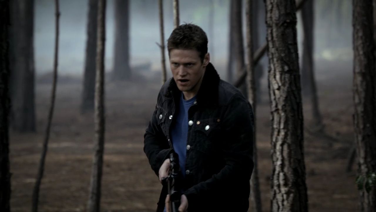 220VampireDiaries1175.jpg