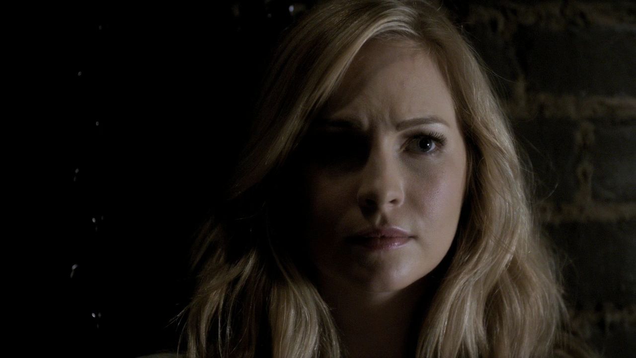 220VampireDiaries1206.jpg