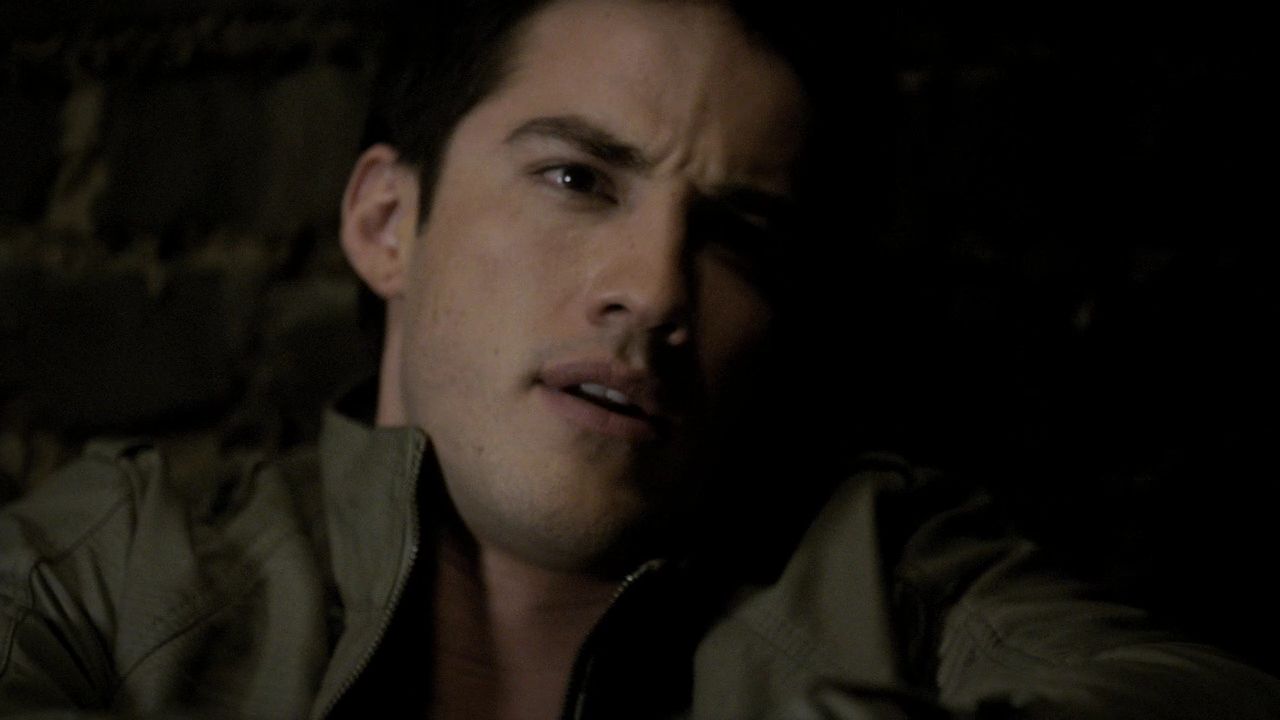 220VampireDiaries1246.jpg