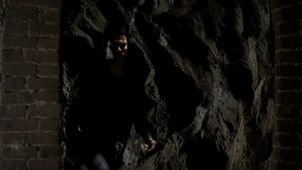220VampireDiaries1260.jpg