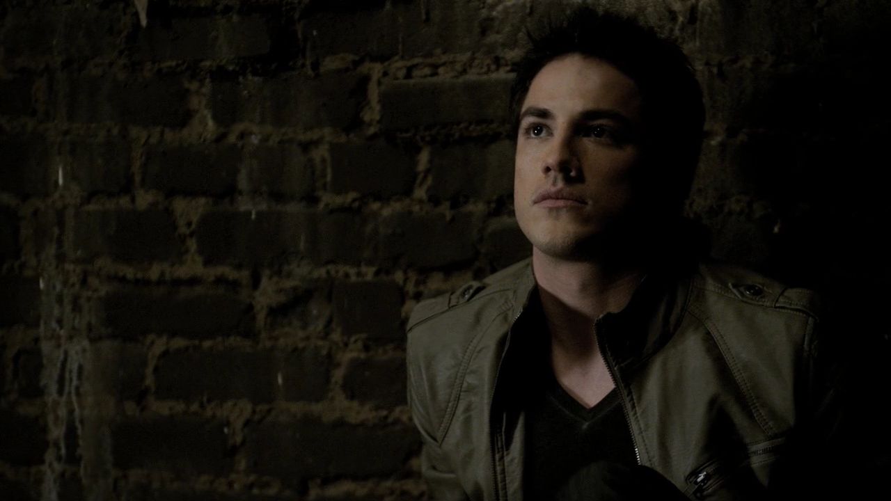 220VampireDiaries1279.jpg