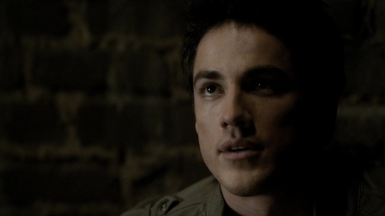 220VampireDiaries1283.jpg