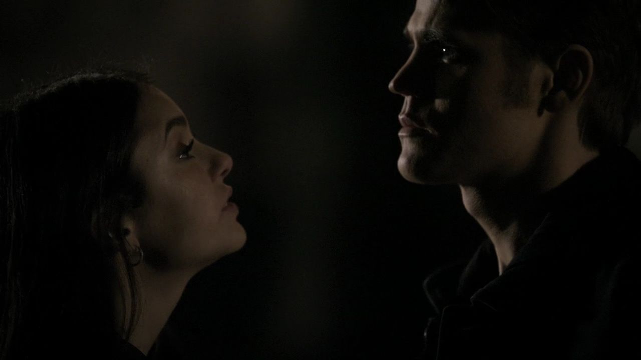 220VampireDiaries1467.jpg