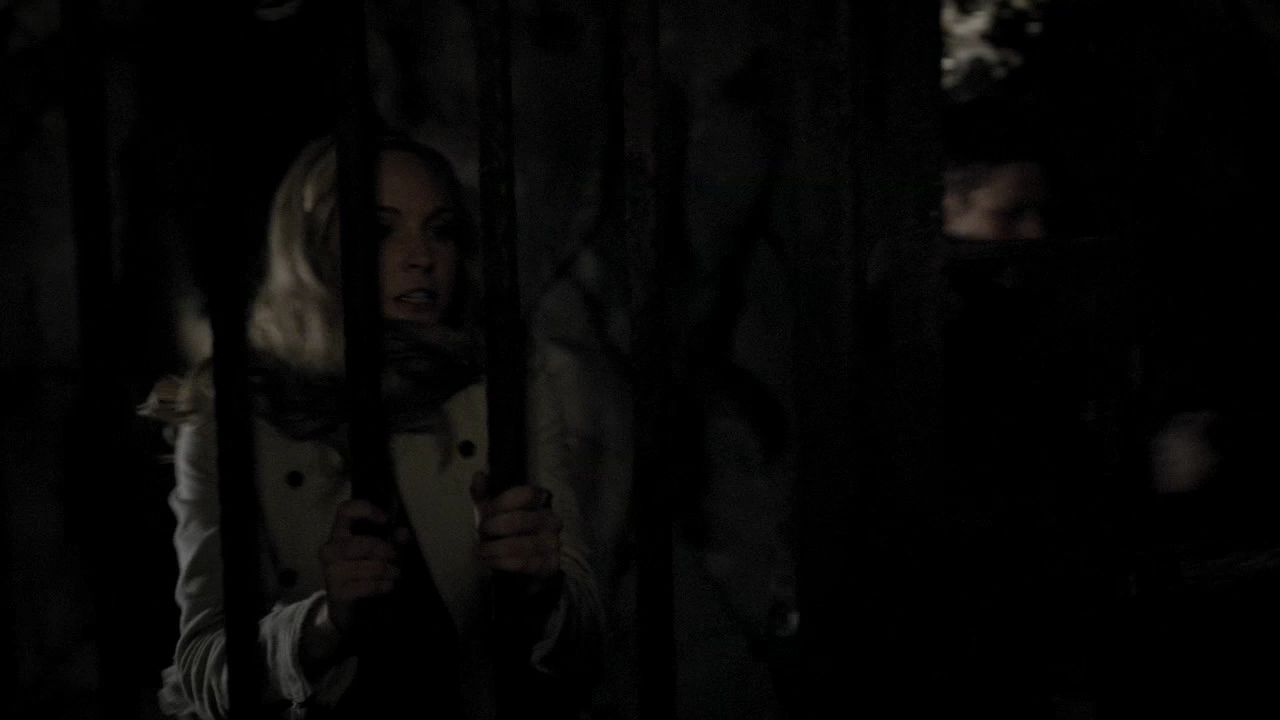 220VampireDiaries1717.jpg