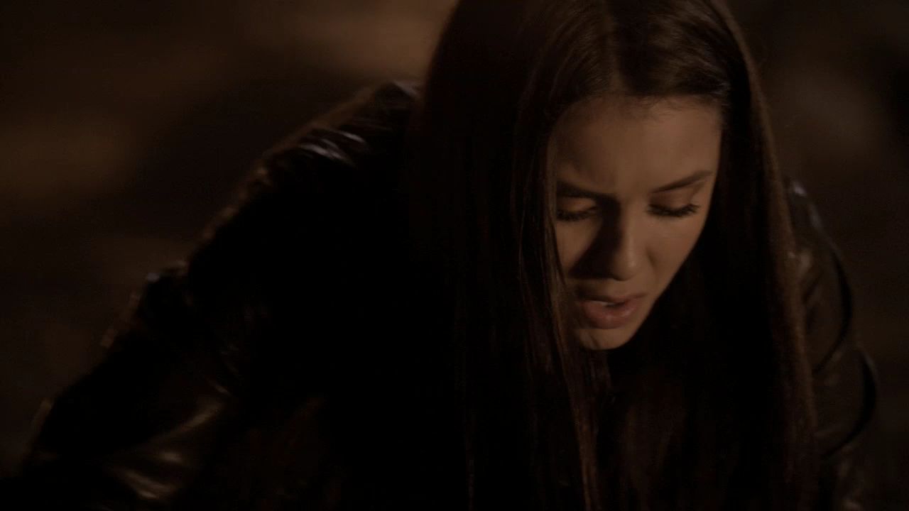 220VampireDiaries1802.jpg