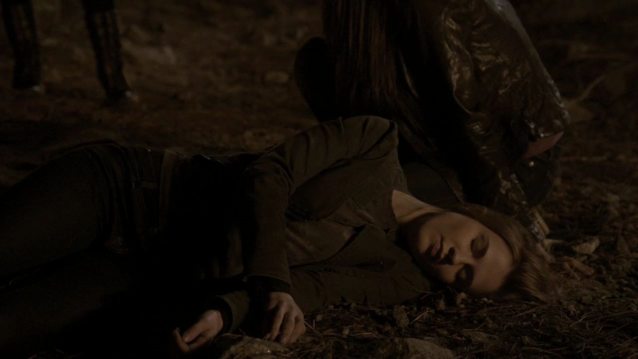 220VampireDiaries1807.jpg