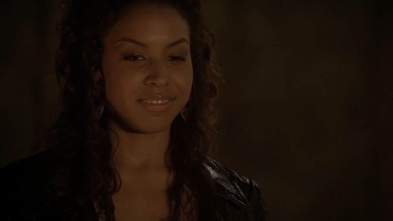 220VampireDiaries1820.jpg