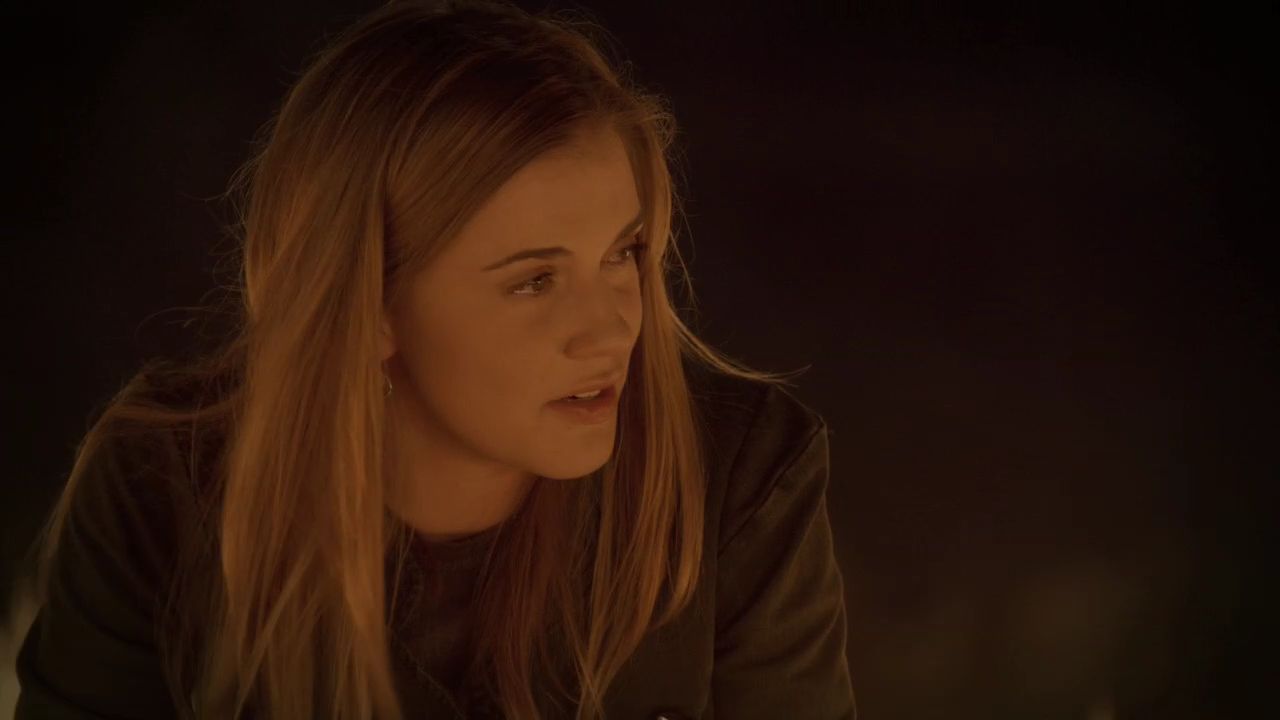 221VampireDiaries0528.jpg