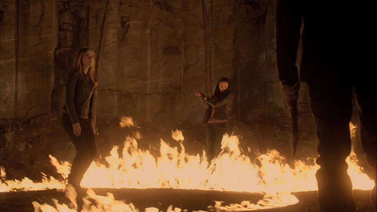 221VampireDiaries0730.jpg