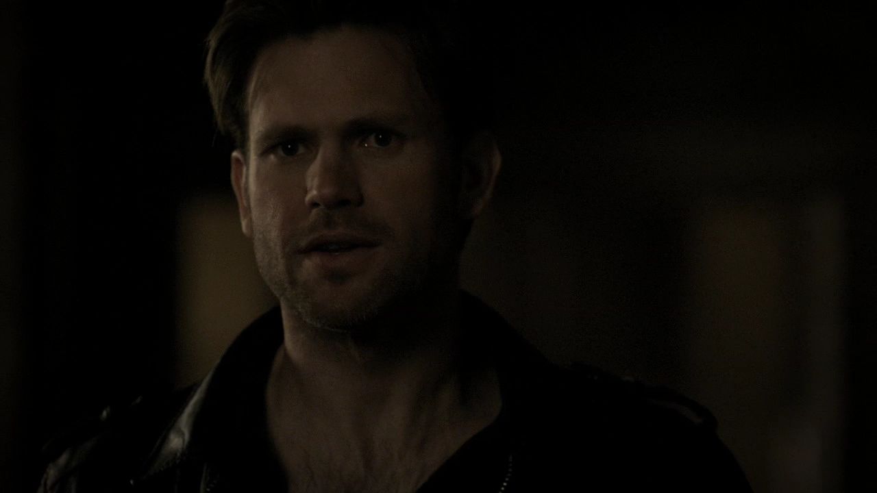 221VampireDiaries0974.jpg