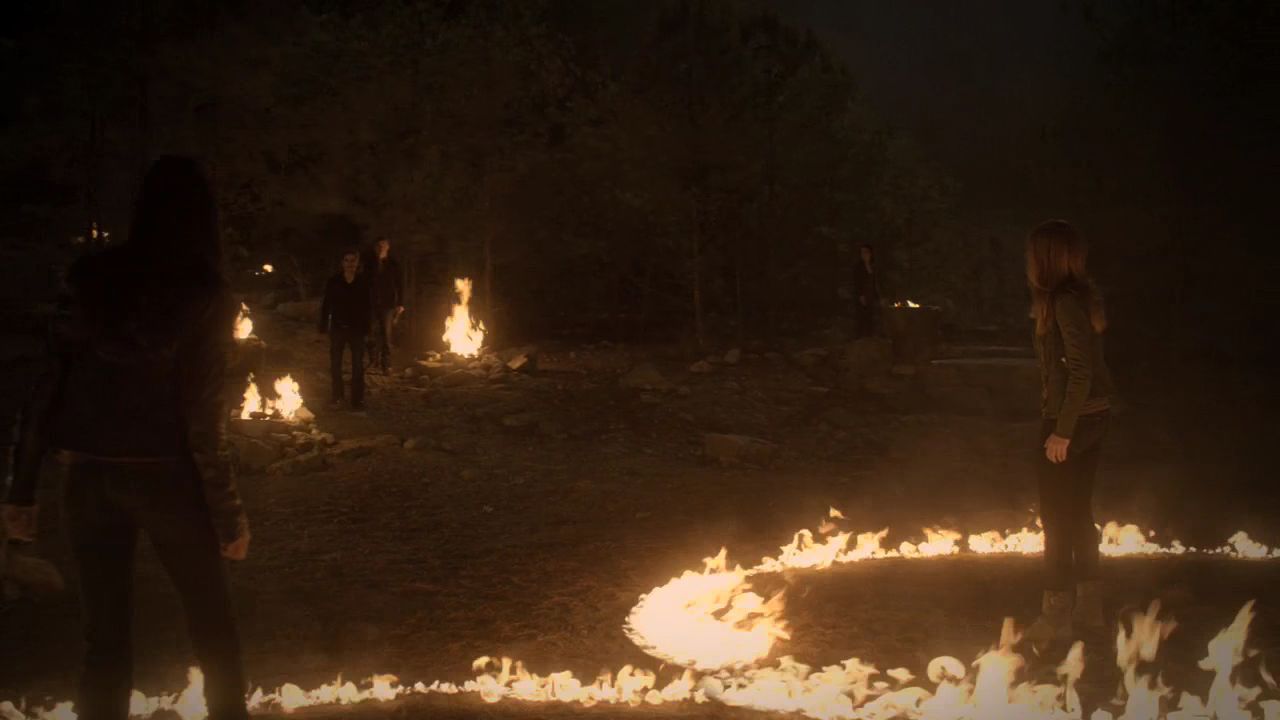 221VampireDiaries0992.jpg