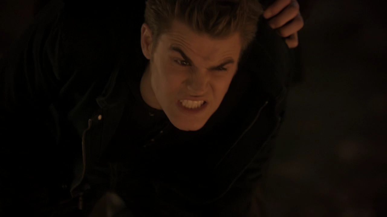221VampireDiaries1015.jpg