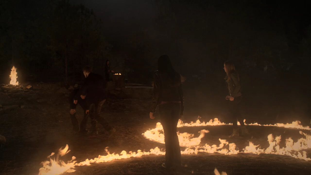 221VampireDiaries1027.jpg
