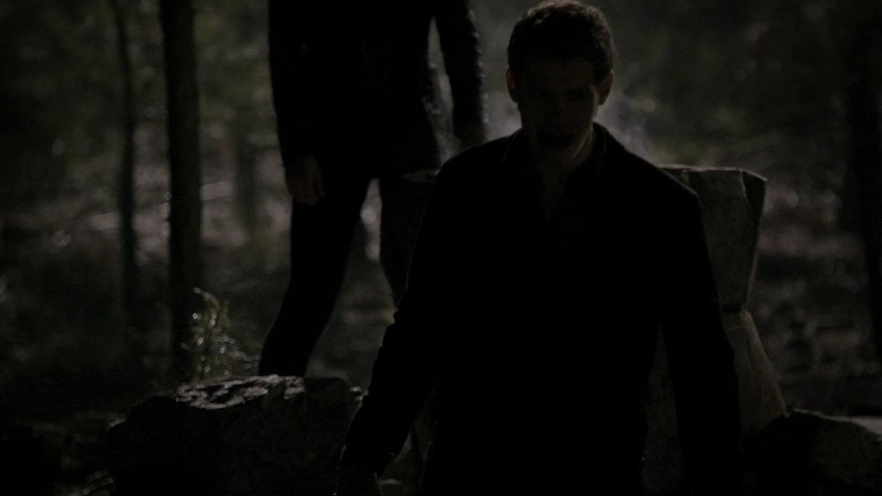 221VampireDiaries1226.jpg