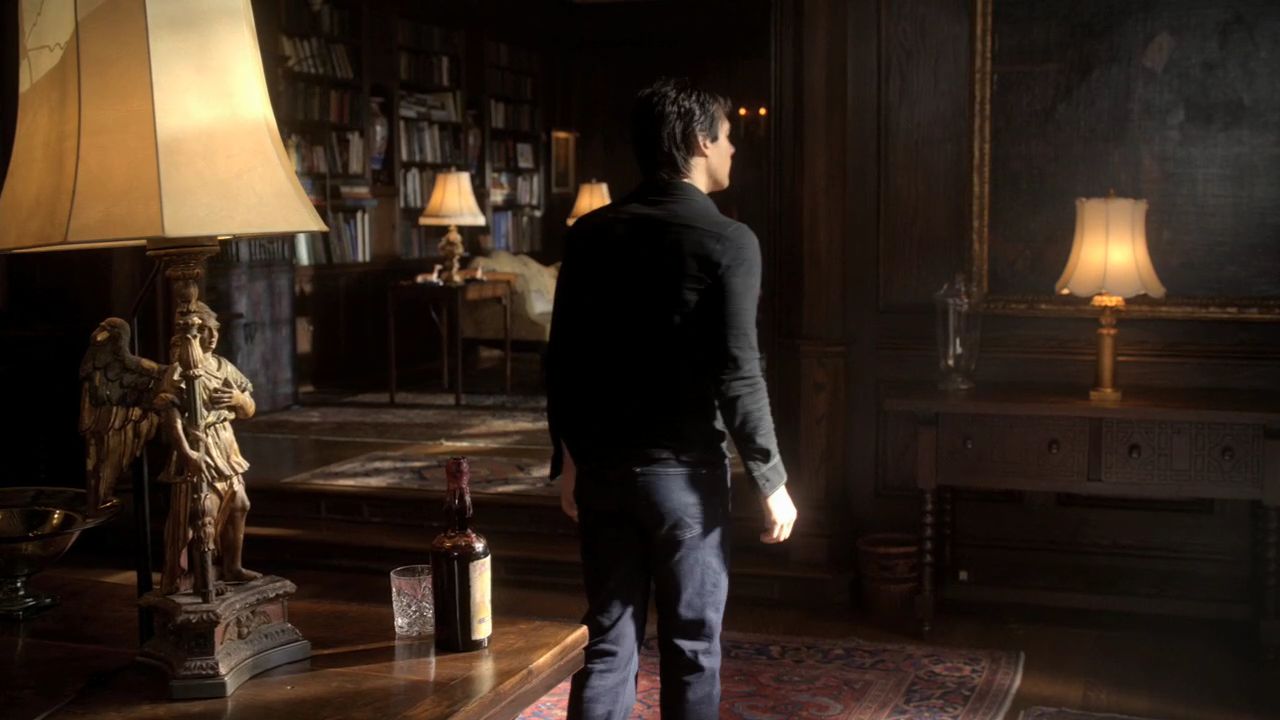 222VampireDiaries0102.jpg