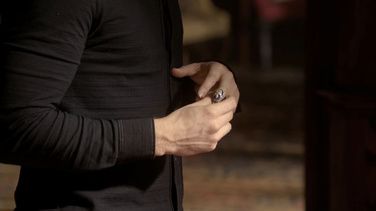 222VampireDiaries0108.jpg