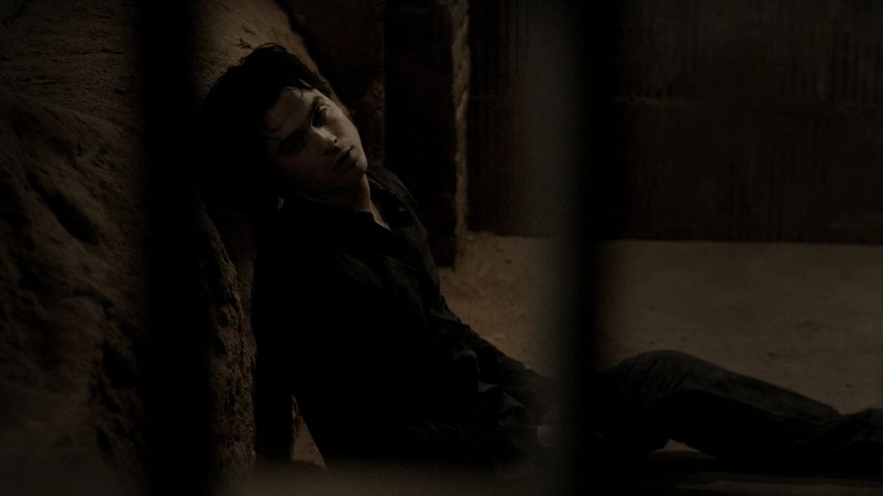 222VampireDiaries0502.jpg