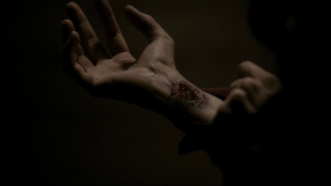 222VampireDiaries0920.jpg